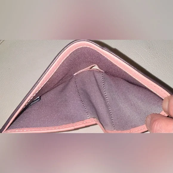 ⭐️COLE HAAN⭐️Brown Leather Accessory with Gold Accent - Picture 6 of 9